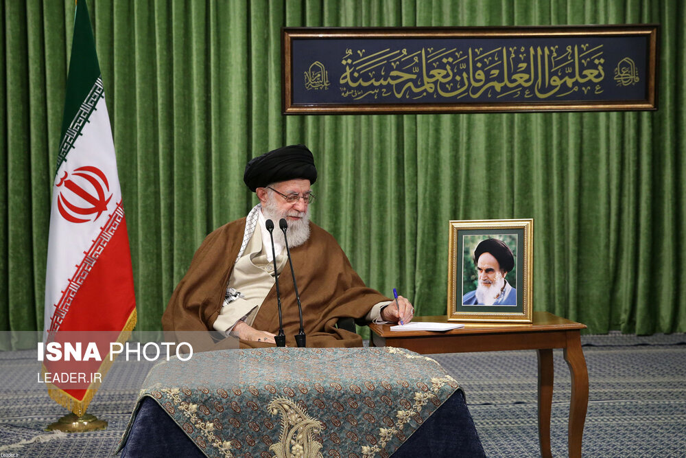 تصاویر: ارتباط تصویری مقام معظم رهبری با نمایندگان تشکل&zwnj;های دانشجویی