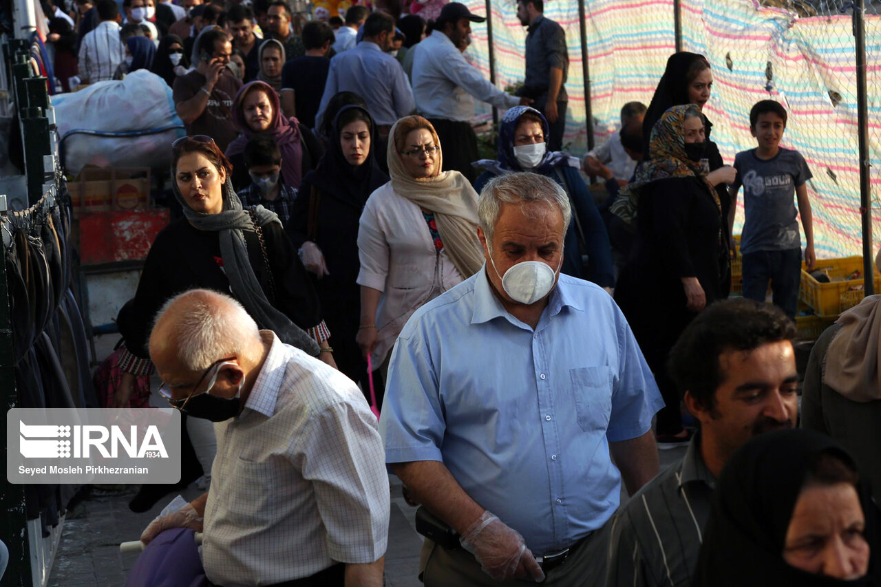 تصاویر: عدم رعایت فاصله گذاری اجتماعی در اصفهان و سنندج