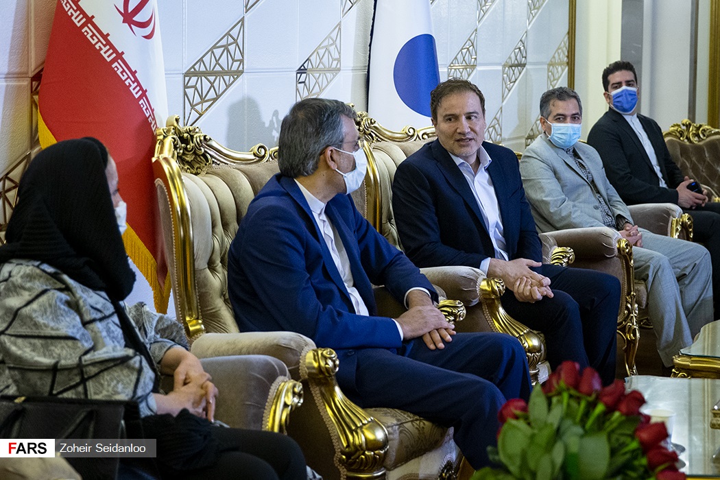 تصاویر: بازگشت پزشک ایرانی آزاد شده از آمریکا