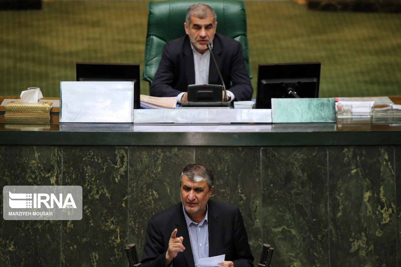 تصاویر: حضور وزیران نیرو و راه در جلسه علنی مجلس شورای اسلامی