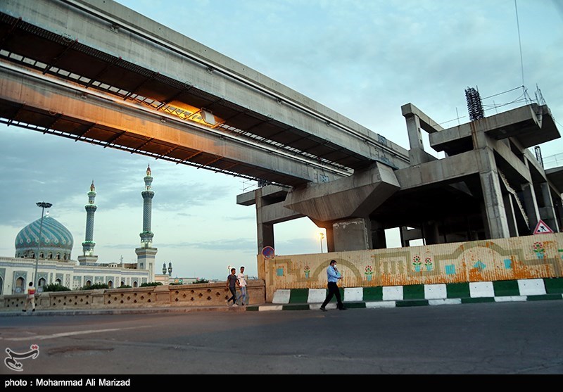 تصاویر: منوریل قم؛ استخوانی در گلوی شهر
