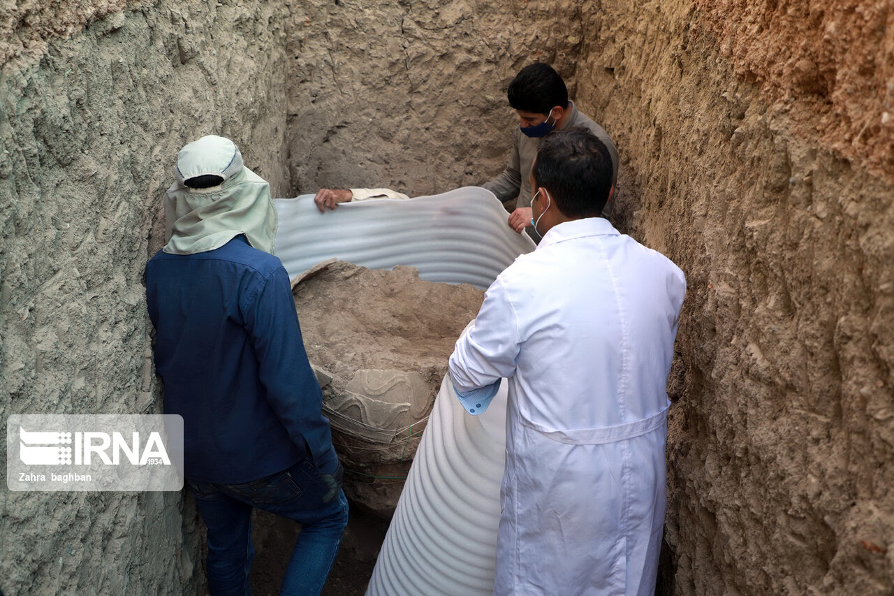 تصاویر: کشف دومین گورخمره اشکانی در شهر اصفهان