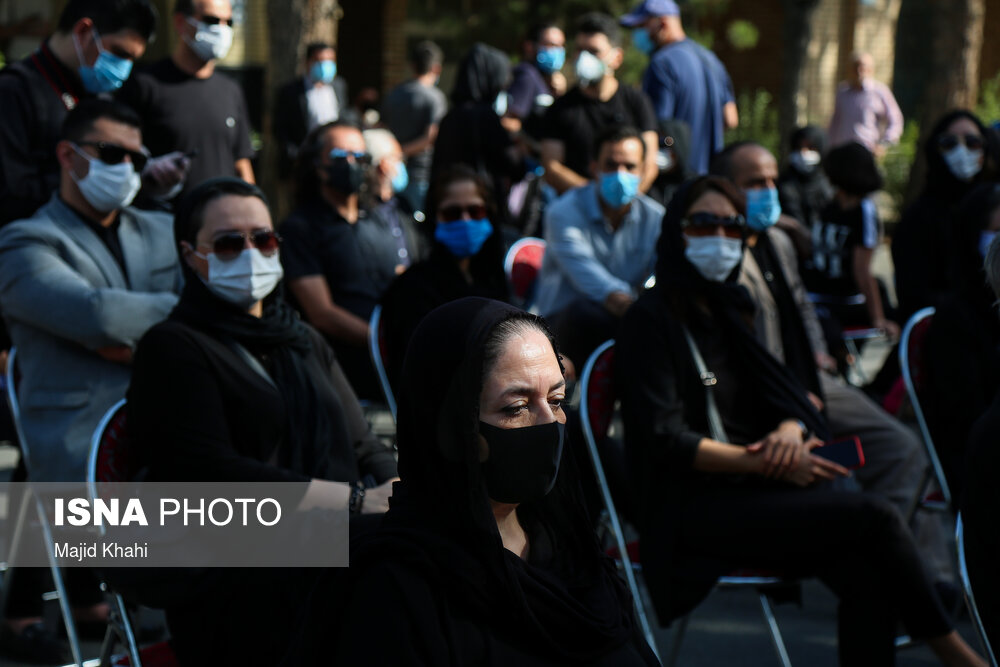 تصاویر: مراسم خاکسپاری محمد علی کشاورز