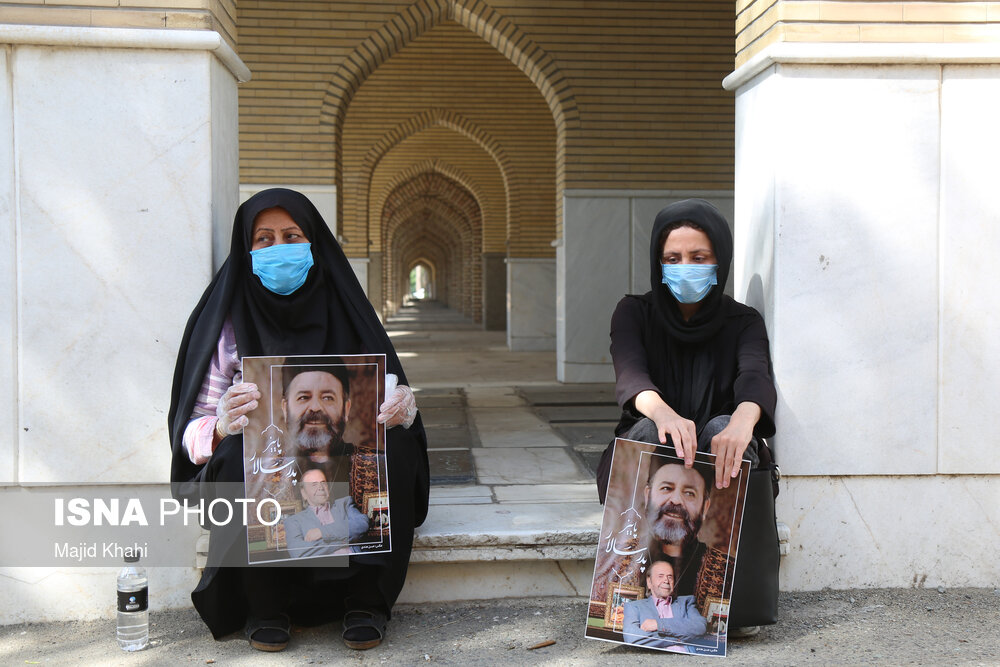 تصاویر: مراسم خاکسپاری محمد علی کشاورز