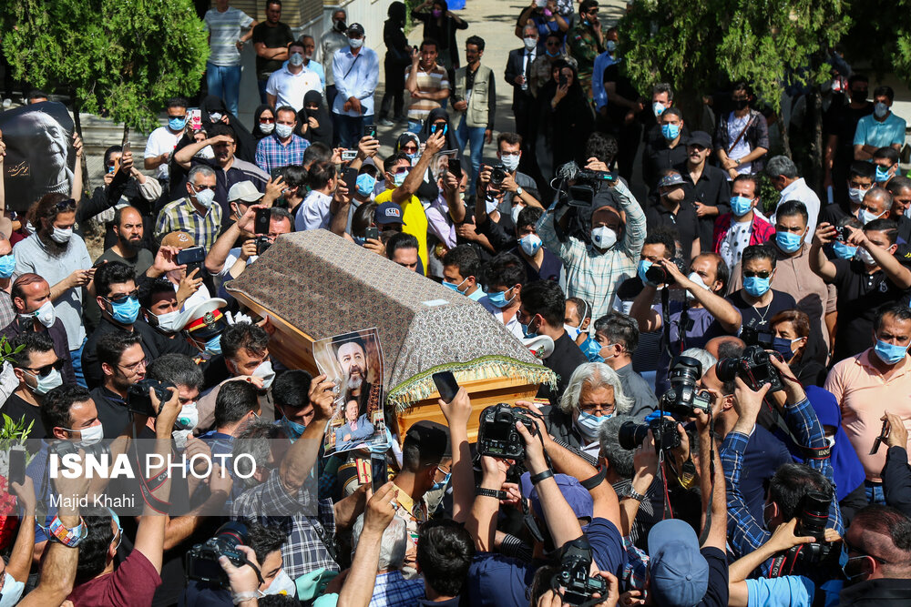 تصاویر: مراسم خاکسپاری محمد علی کشاورز