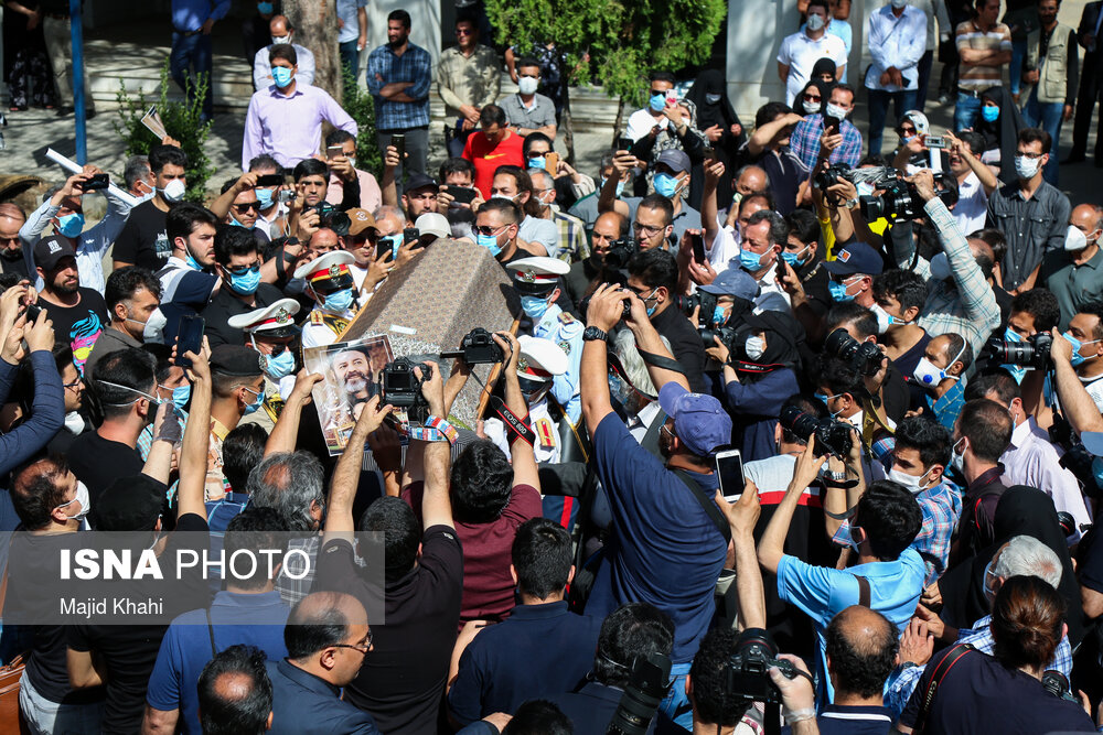 تصاویر: مراسم خاکسپاری محمد علی کشاورز