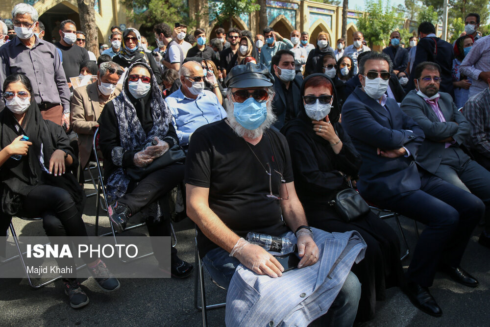 تصاویر: مراسم خاکسپاری محمد علی کشاورز