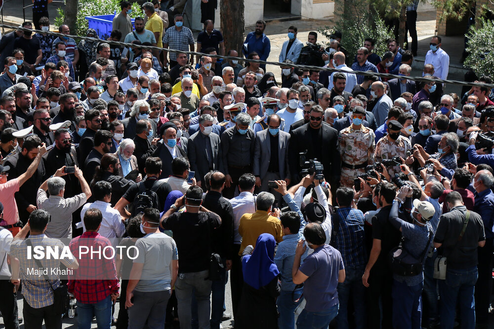 تصاویر: مراسم خاکسپاری محمد علی کشاورز