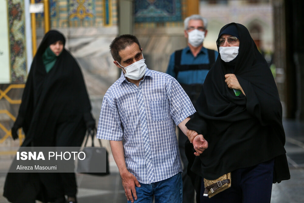 تصاویر: زیارت با رعایت پروتکل&zwnj;های بهداشتی در حرم مطهر رضوی
