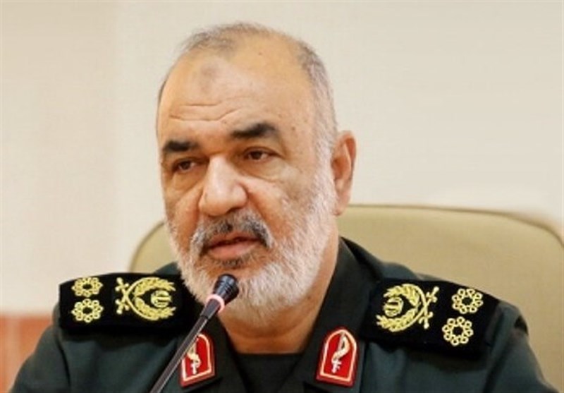 سرلشکر سلامی: در مقابل هیچ دشمنی کرنش نمی&zwnj;کنیم / عملیات و تاکتیک&zwnj; تهاجمی داریم / روزی دشمنان آتش اصلی نیروهای مسلح ایران را در دریا و آسمان خواهند دید