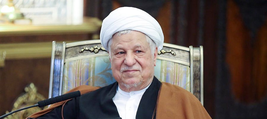 خاطرات آیت&zwnj;الله هاشمی؛ ۱۰ تیر ۱۳۷۱ تا ۱۳۷۶: با محمد&zwnj; يزدی درمورد دبيركلی جامعه روحانيت&rlm;&zwnj; مبارز، بر فرض قطعی شدن استعفای مهدوی كنی كه فعلاً براي كسالت قلبی در لندن است صحبت شد/ یزدی از افراط [وزارت] اطلاعات و دادگاه ويژه [روحانیت] در كنترل مردم، به خصوص مسأله [محمدرضا]عباسی فر، شکایت داشت