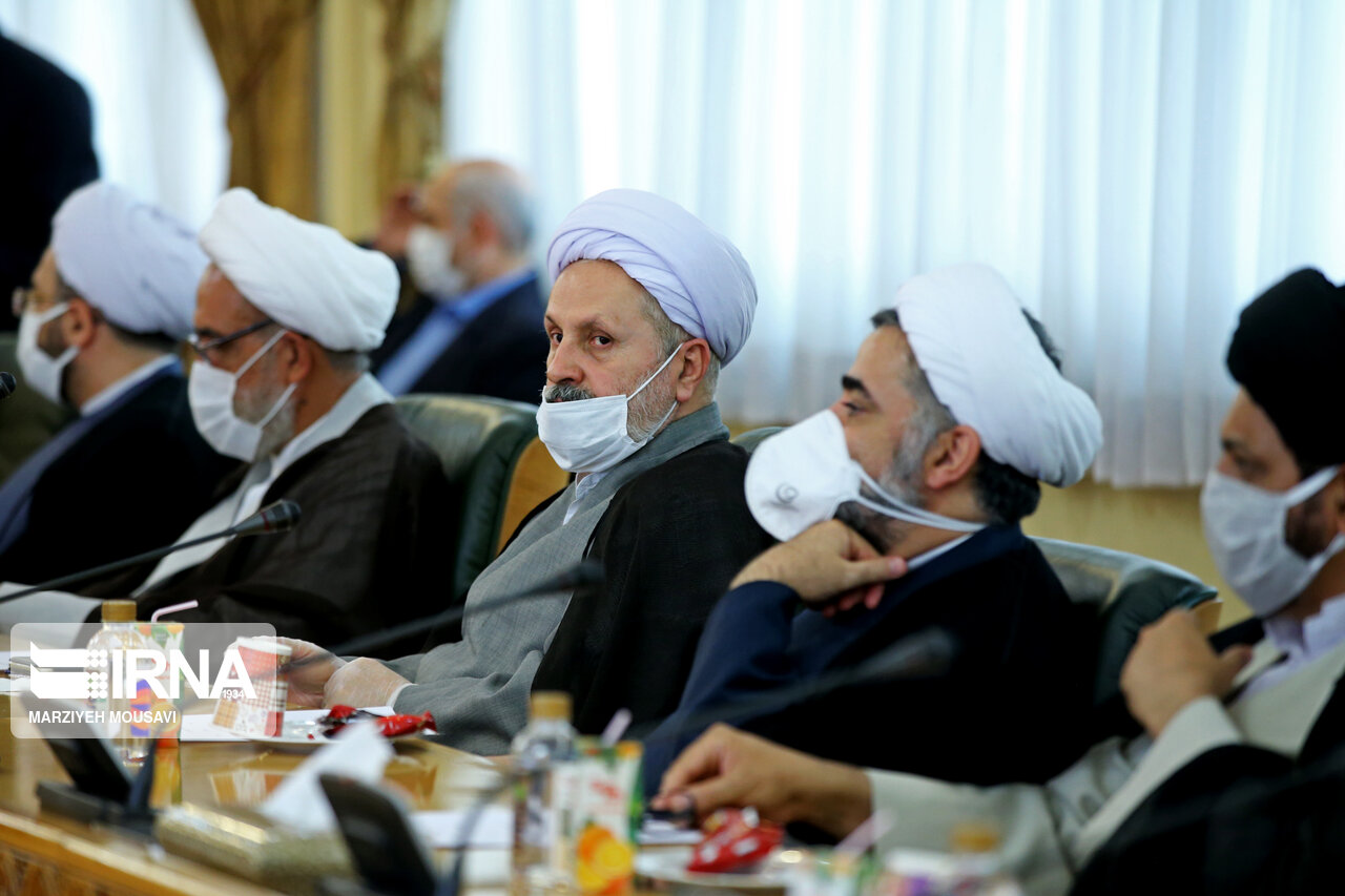 تصاویر: دیدار جمعی از علما با معاون اول رییس جمهور