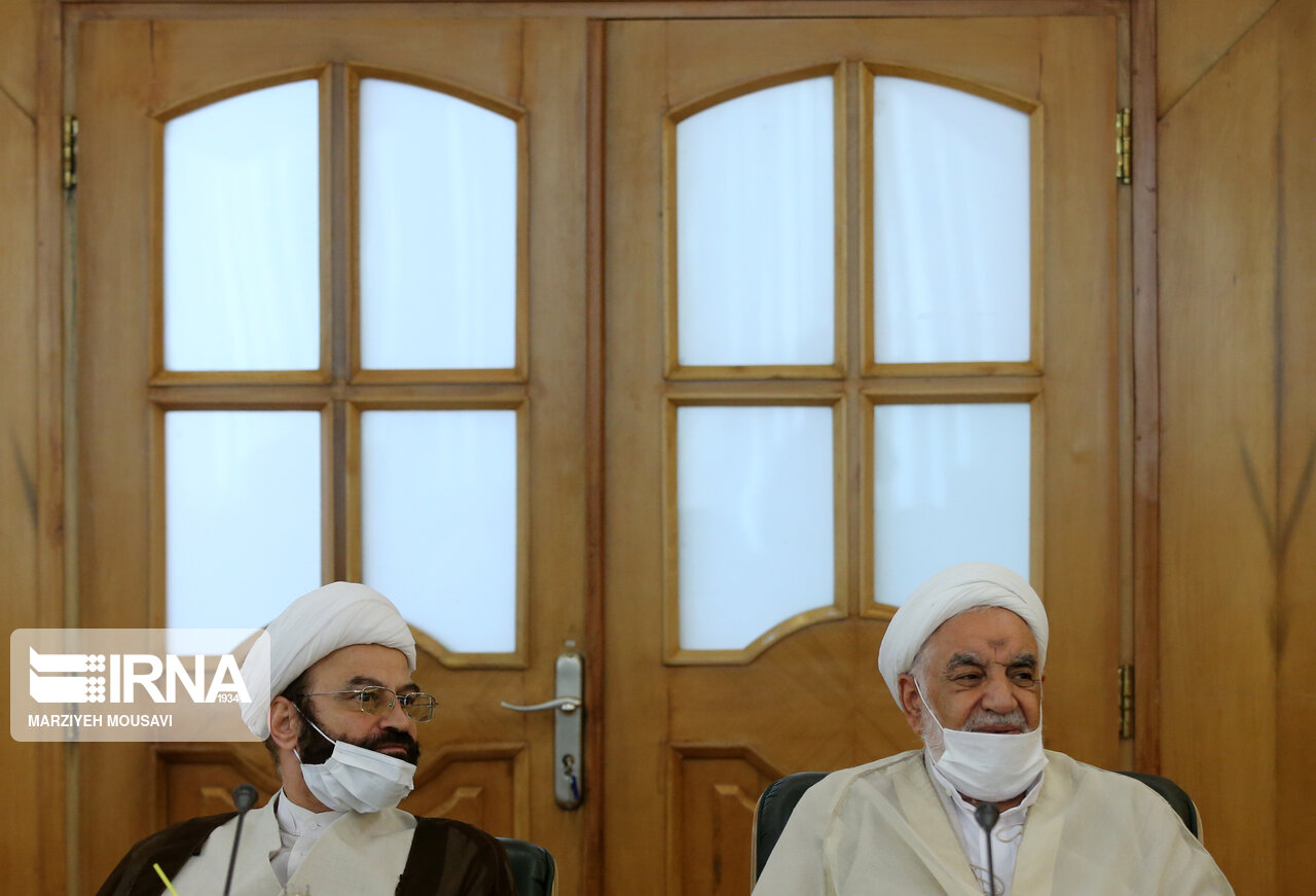 تصاویر: دیدار جمعی از علما با معاون اول رییس جمهور
