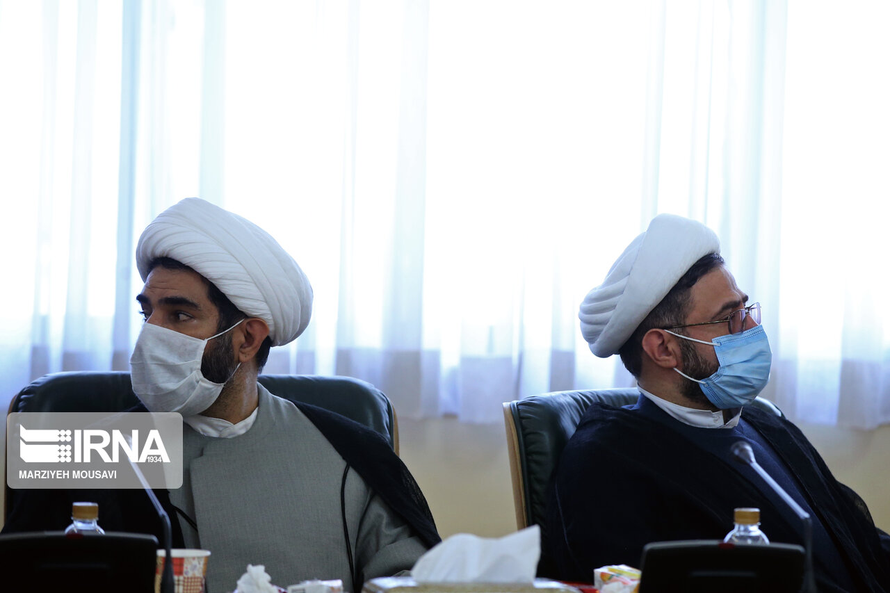 تصاویر: دیدار جمعی از علما با معاون اول رییس جمهور
