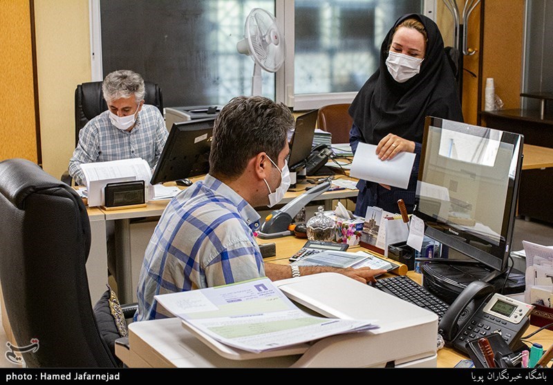 تصاویر: الزام استفاده از ماسک در ادارات