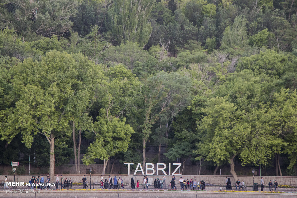 تصاویر: زنگ خطر کرونا در تبریز