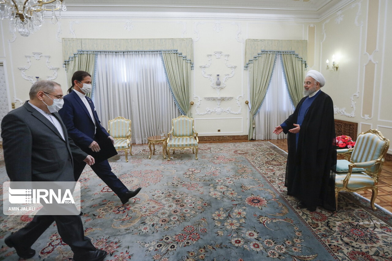تصاویر: تقدیم استوارنامه سفرای جدید پنج کشور به رییس جمهور