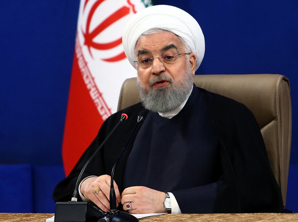 روحانی: تنها کشوری که با بسته شدن تنگه هرمز، صادرات نفتش کاملا متوقف می&zwnj;شد، ایران بود / بقیه کشورهای منطقه راه دومی ایجاد کرده&zwnj;اند؛ یا از دریای سرخ یا مدیترانه یا عمان / اکنون ما هم از این مشکل عبور کرده&zwnj;ایم