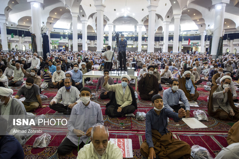 تصاویر: اقامه نماز جمعه قم پس از ۴ ماه تعطیلی