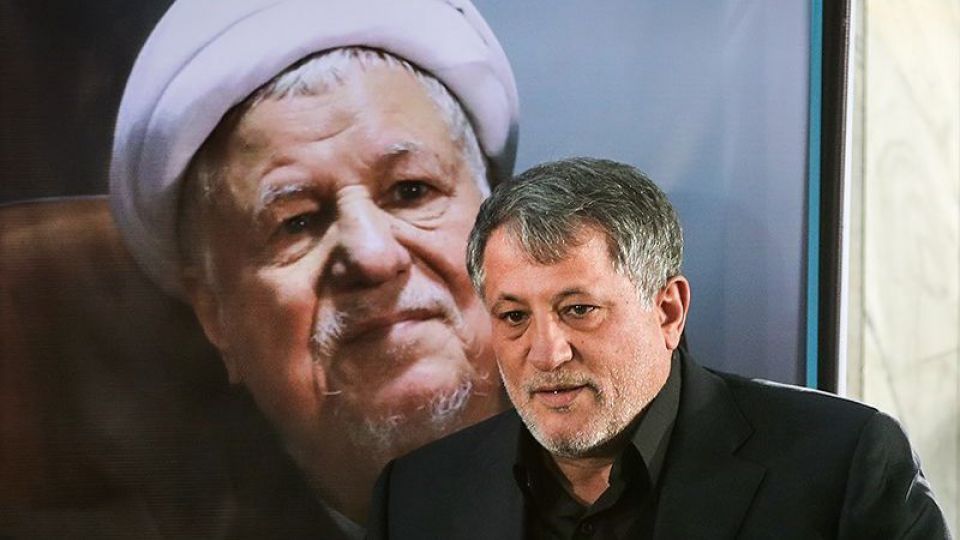 پیروزی تاریخی ایران که در هیاهوی سیاسیون فراموش شد / اهدافی که ایران در مذاکرات صلح سازمان ملل دنبال میکرد، با مکاتبه میان آیتالله هاشمی و صدام حسین به دست آمد / آیتالله هاشمی با روانشناسی صدام حسین، در پیشنویس نامههای وزارت خارجه تغییرات اساسی میداد / صدام در آخرین نامه اظهار میکند که تمامی درخواستهای آیت الله هاشمی را پذیرفته / تندروهای مجلس سوم طرح ائتلاف با صدام برای جنگ با آمریکا را مطرح کردند پیروزی تاریخی ایران که در هیاهوی سیاسیون فراموش شد / اهدافی که ایران در مذاکرات صلح سازمان ملل دنبال میکرد، با مکاتبه میان آیتالله هاشمی و صدام حسین به دست آمد / آیتالله هاشمی با روانشناسی صدام حسین، در پیشنویس نامههای وزارت خارجه تغییرات اساسی میداد / صدام در آخرین نامه اظهار میکند که تمامی درخواستهای آیت الله هاشمی را پذیرفته / تندروهای مجلس سوم طرح ائتلاف با صدام برای جنگ با آمریکا را مطرح کردند