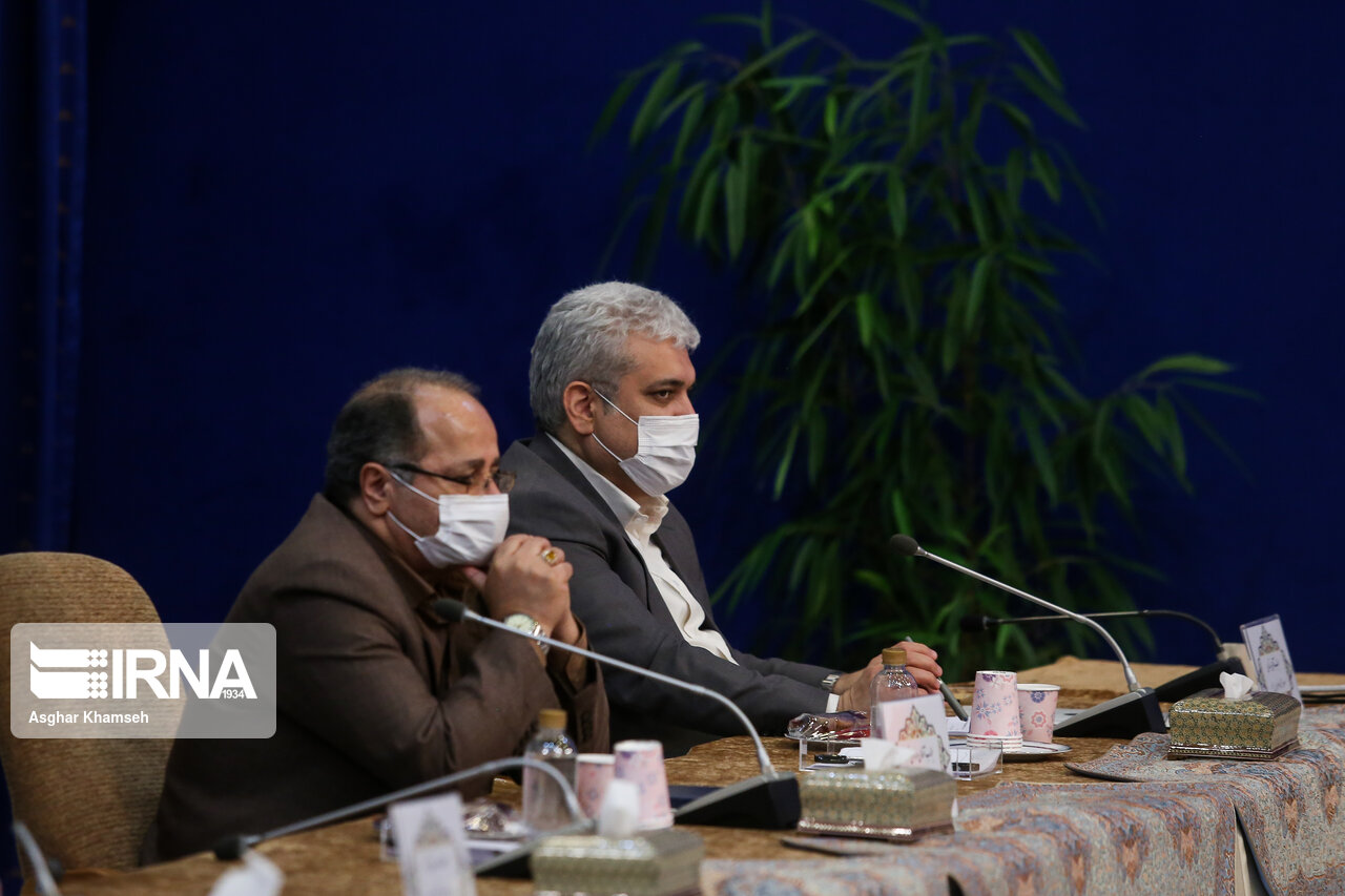 تصاویر: نشست مدیران نقش آفرین در عرصه تولید دارو و واکسن کشور با رییس جمهور