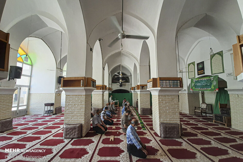 تصاویر: نماز جماعت در مسجد فُرط، قدمگاه امام رضا (ع)