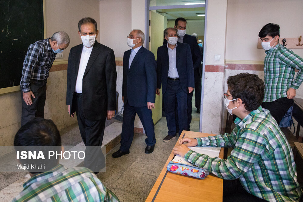 تصاویر: بازدید معاون اول رئیس&zwnj;جمهور از مدارس منطقه ۱۰ تهران