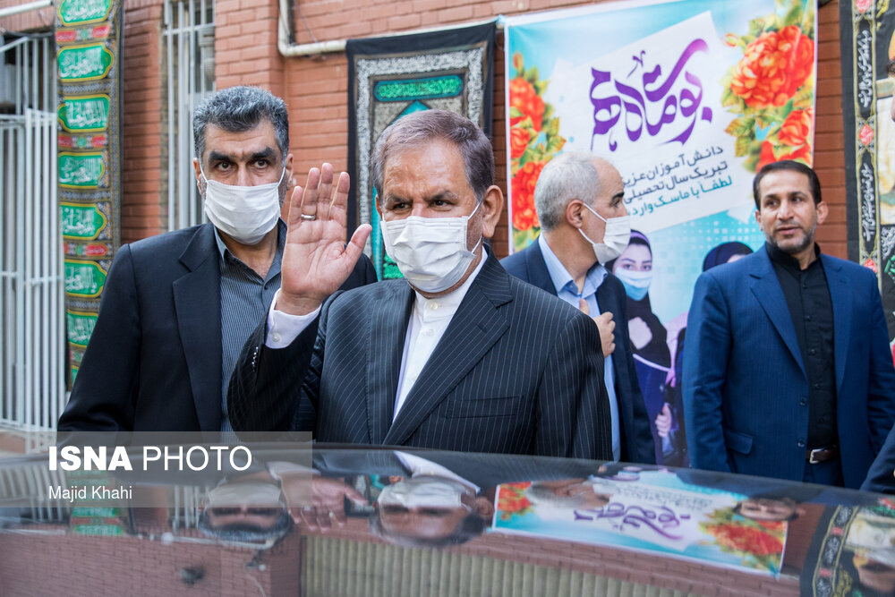 تصاویر: بازدید معاون اول رئیس&zwnj;جمهور از مدارس منطقه ۱۰ تهران