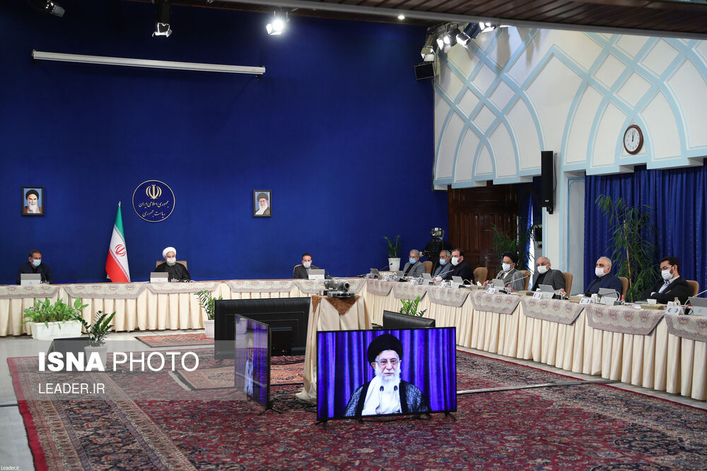 تصاویر: ارتباط تصویری مقام معظم رهبری با جلسه هیات دولت