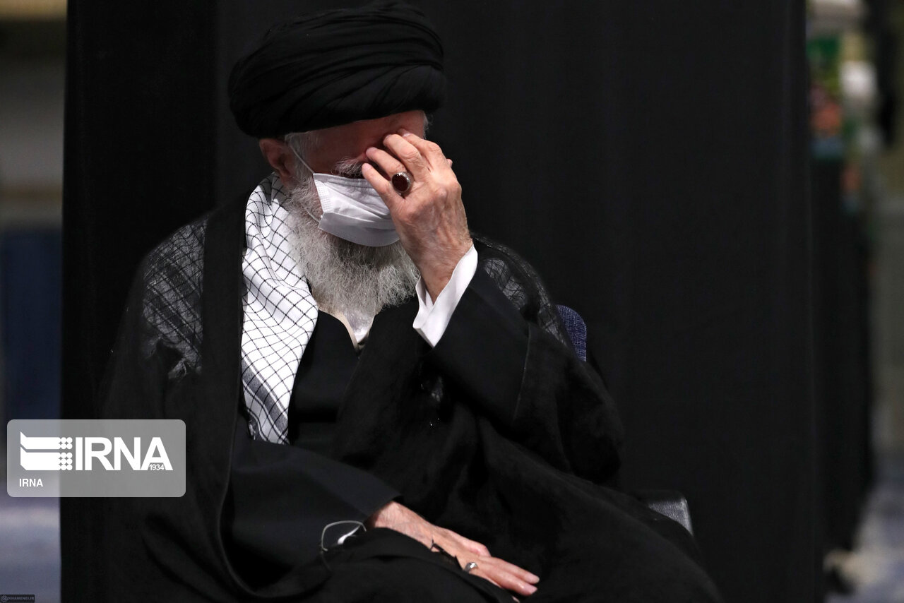 تصاویر: اولین شب مراسم عزاداری حضرت اباعبدالله الحسین (ع) با حضور رهبر انقلاب