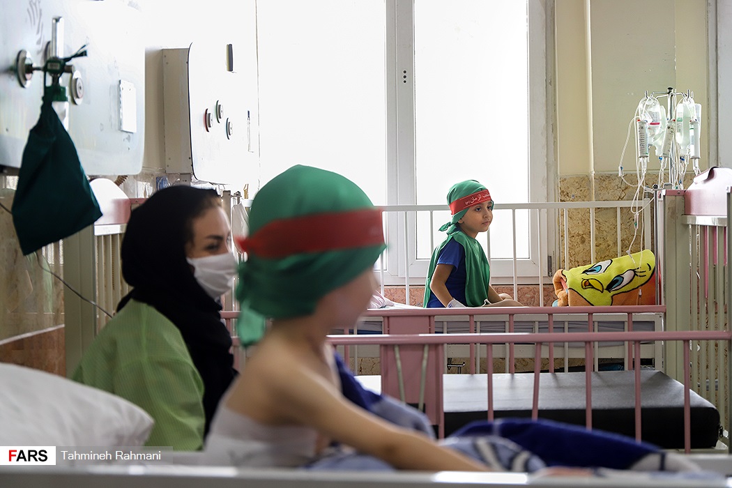 تصاویر: بازدید نماینده مجمع جهانی علی اصغر از کودکان بستری در بیمارستان مفید