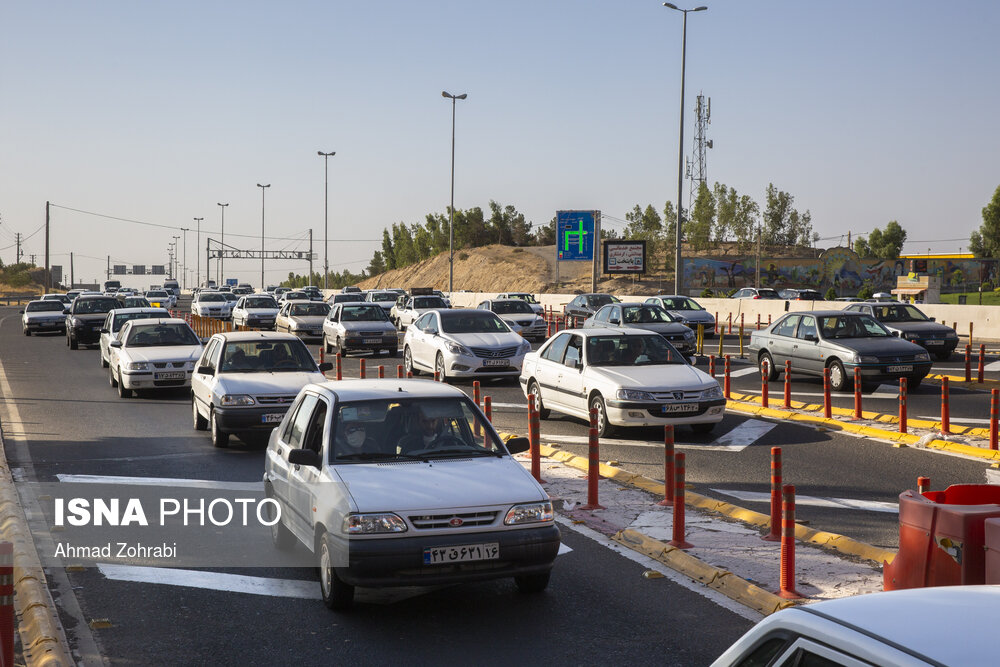 تصاویر: ورودی اتوبان تهران - قم در شروع تعطیلات