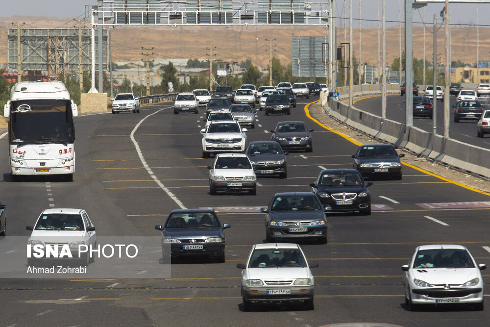 تصاویر: ورودی اتوبان تهران - قم در شروع تعطیلات