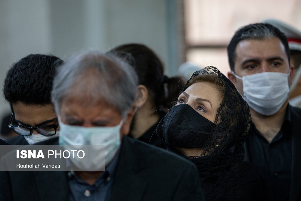 تصاویر: مراسم اقامه نماز بر پیکر محمدرضا شجریان
