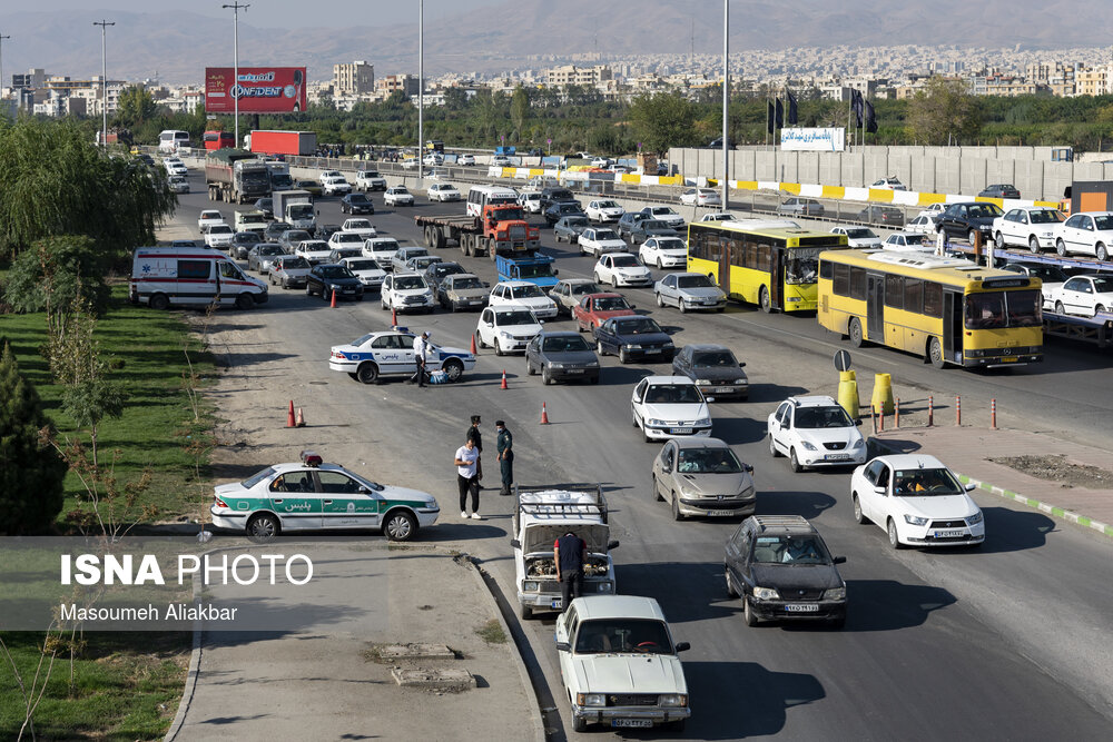 تصاویر: کنترل محدودیت عبور و مرور خودروها در ورودی&zwnj;های کرج