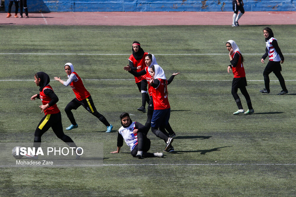تصاویر: نخستین دوره مسابقات فوتبال بانوان خراسان رضوی