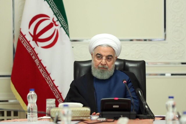 روحانی:  فراهم کردن امکان دسترسی آسان شهروندان به اطلاعات و خدمات دولتی و کاهش هزینه &rlm;های آنان از مهمترین برنامه ماست / امروز شهرهای بزرگ کشور ما از جمله تهران با استاندارد یک شهر هوشمند، فاصله زیادی دارد / امروزه بدون اینترنت و فناوری دیجیتال شیوه زندگی مدرن غیرقابل تصور است