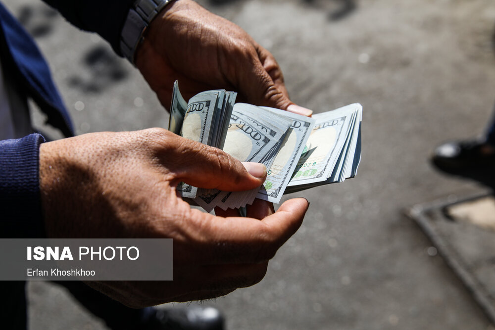 تصاویر: وضعیت صرافی&zwnj;های میدان فردوسی - پنجشنبه ۱۵ آبان