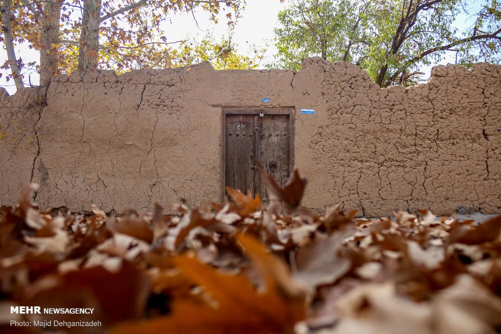 تصاویر: پاییز دل انگیز در کوچه های کاه&zwnj;گلی یزد