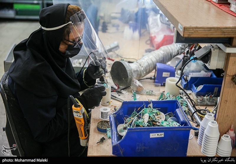 تصاویر: کارخانه تولید لوازم روشنایی