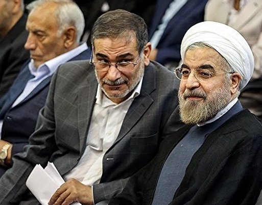 رییس جمهور به عنوان رییس شورای عالی امنیت ملی هیچ اطلاعی از تصمیمات دبیرخانه نداشته؛ وزیر خارجه هم می گوید با وی تعاملی نشده / سنت کار این است که دبیرخانه تصمیمات مهم و ارجاعی را پس از تایید رییس شورا ابلاغ کند / چطور ممکن است دبیرخانه توجه نکرده که سازمان انرژی اتمی و وزارت خارجه، این مصوبه را به زیان منافع ملی تشخیص داده بودند / کار دبیرخانه تجمیع دیدگاه ها و کار کارشناسی و ارائه جمع بندی به رییس شورا است رییس جمهور به عنوان رییس شورای عالی امنیت ملی هیچ اطلاعی از تصمیمات دبیرخانه نداشته؛ وزیر خارجه هم می گوید با وی تعاملی نشده / سنت کار این است که دبیرخانه تصمیمات مهم و ارجاعی را پس از تایید رییس شورا ابلاغ کند / چطور ممکن است دبیرخانه توجه نکرده که سازمان انرژی اتمی و وزارت خارجه، این مصوبه را به زیان منافع ملی تشخیص داده بودند / کار دبیرخانه تجمیع دیدگاه ها و کار کارشناسی و ارائه جمع بندی به رییس شورا است