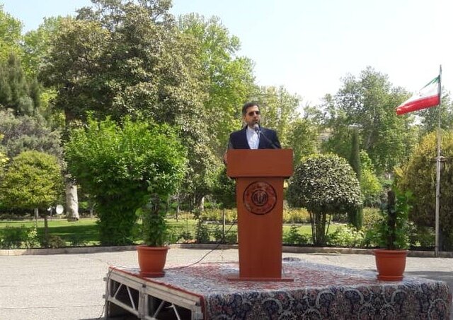 سند راهبردی با چین هیچ قرارداد،رقم و حق انحصاری ندارد/کاپیتان نفتکش کرهای سوءسابقه نداشته است سند راهبردی با چین هیچ قرارداد،رقم و حق انحصاری ندارد/کاپیتان نفتکش کرهای سوءسابقه نداشته است