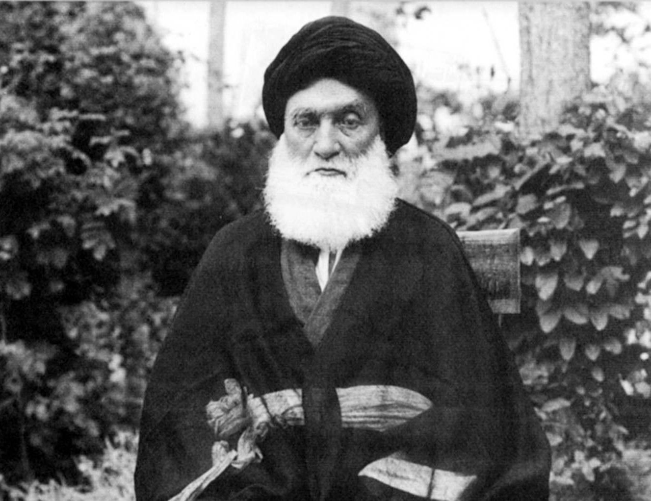 بعد از آیت الله بروجردی، چه کسانی سرپرست حوزه شدند؟