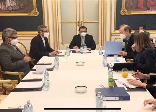 رئیس کمیسیون امنیت ملی مجلس: «توافق موقت» در مذاکرات وین ایده آل ما نیست اما آن را رد نکرده ایم؛ داریم بررسی میکنیم رئیس کمیسیون امنیت ملی مجلس: «توافق موقت» در مذاکرات وین ایده آل ما نیست اما آن را رد نکرده ایم؛ داریم بررسی میکنیم