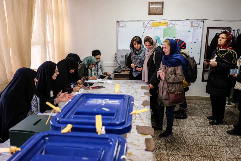 روزنامه جمهوری اسلامی: برخی دنبال یک انتخابات کنترل شده با برنده از پیش مشخص هستند / میترسیم رأیدهندگان را هم ممیزی کنند! روزنامه جمهوری اسلامی: برخی دنبال یک انتخابات کنترل شده با برنده از پیش مشخص هستند / میترسیم رأیدهندگان را هم ممیزی کنند!