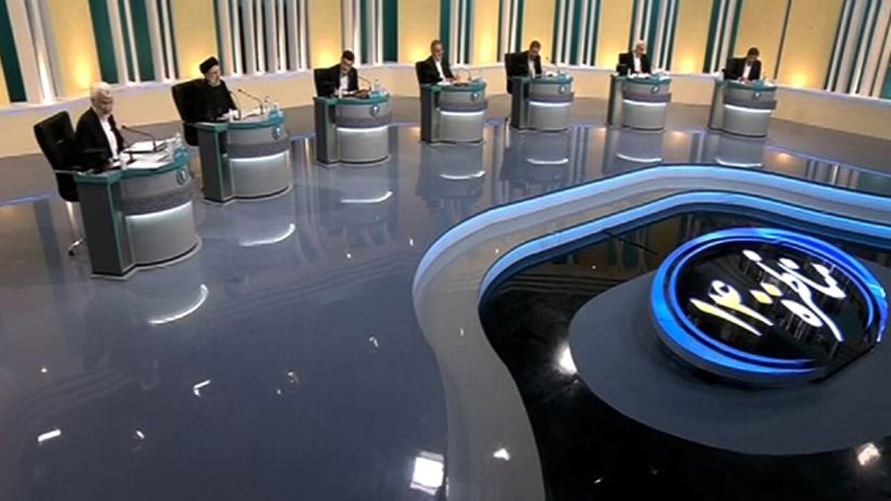 همتی: این چهار کاندیدا نامزد پوششی رئیسی هستند؛ اگر این آقایان قسم نخورند که تا اخر انتخابات می مانند جوابشان را نمی دهم / متاسفم که نمایندگان بخش زیادی از مردم در انتخابات حضور ندارند / آقای رئیسی آیا به من امان نامه می دهید که بعد از این مناظره، علیه من اقدام نکنید؟  / من نماینده روحانی نیستم؛ من از بانک مرکزی کنار گذاشته شدم به خاطر اختلاف نظر اما روحانی از نظر مدیریت و سیاست و فن&zwnj;بیان بهتر از شماهاست / رضایی: اگر دولت را بگیرم، همتی و برخی دیگر را در دولت به دادگاه می کشانم و ممنوع الخروجشان می کنم/ همتی: آقای رضایی که می&zwnj;گفت با گروگانگیری برای کشور ارزآوری خواهند داشت؛ الان ۶ ماه است منتظریم / رئیسی: چرا داد همه را درآورده&zwnj;اید؟ چرا اخلاق را رعایت نمی&zwnj;کنید؟ / چرا از اقبال مردم به من ناراحتید؟