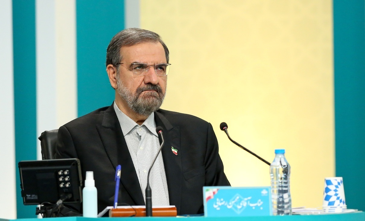 محسن رضایی: کسانی که نمی&zwnj;خواهند تا پایان انتخابات بمانند، باید اعلام کنند / با برنامه من یک فقیر هم در ایران پیدا نخواهد شد / رئیسی: در جلسه قبل بداخلاقی شد؛ اجازه داده شد که من دفاع کنم، اما من به مردم واگذار می&zwnj;کنم / همتی: نسبت به شیوه مناظره نقد دارم؛ مثل مسابقه هفته است / انتخاب بین بد و بدتر نیست؛ انتخاب بین فردی است که در&zwnj;ها را به روی کنشگران می&zwnj;بندد و فردی که در&zwnj;ها را به روی کنشگران باز می&zwnj;کند / زاکانی: نماینده دولت روحانی اینجاست و حاضر به مناظره نیست