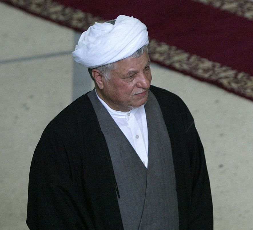 خاطرات آیت الله هاشمی رفسنجانی، ۱۹ تیر ۱۳۷۷: برخلاف پيش&zwnj;بينى &laquo;ميلیتاراويچ&raquo; اهل اسلواكى، در تهران زلزله&zwnj;اى رخ نداد