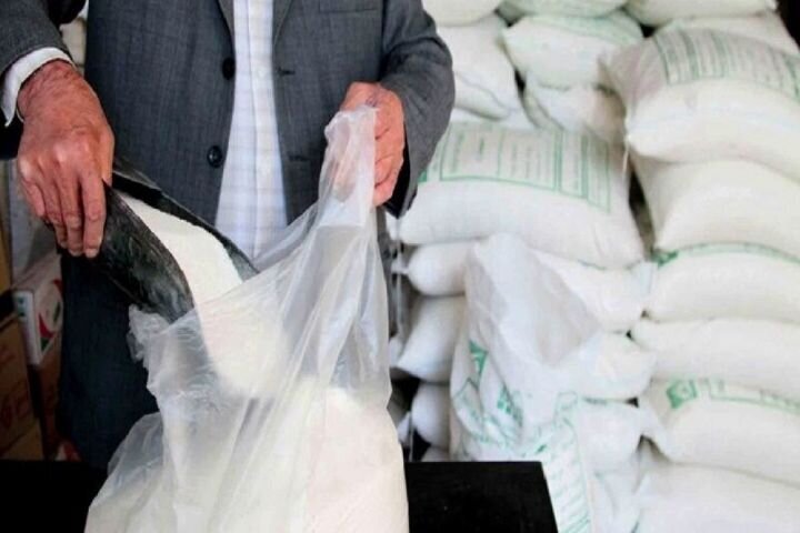 شکر تا ۱۸ هزار تومان هم قیمت خورد/ دپوی ۲۲۰ هزار تنی در گمرک
