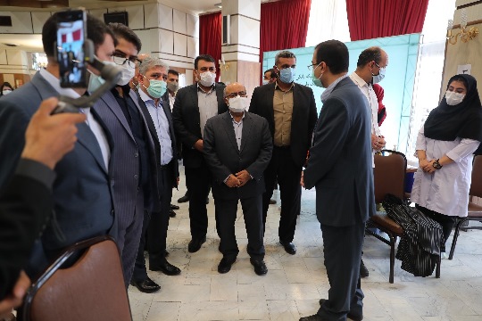بازدید رئیس کل بانک مرکزی از طرح واکسیناسیون کارکنان شبکه بانکی با عاملیت بیمارستان بانک ملی ایران بازدید رئیس کل بانک مرکزی از طرح واکسیناسیون کارکنان شبکه بانکی با عاملیت بیمارستان بانک ملی ایران